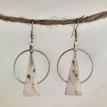 Load image into Gallery viewer, Earrings with hand dried Flowers in lightweight Cement