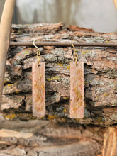 Load image into Gallery viewer, Dried Botanicals in Rose colored lightweight cement