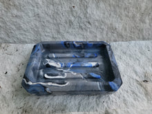Load image into Gallery viewer, Marbled Concrete Soap Dish Blue