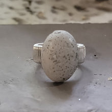 Load image into Gallery viewer, Oval Lightweight Adjustable Ring