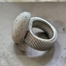 Load image into Gallery viewer, Oval Lightweight Adjustable Ring