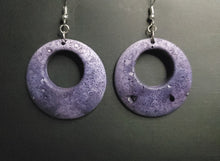 Load image into Gallery viewer, Cement & recylced glass Earrings in Purple