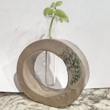Load image into Gallery viewer, Concrete Plant Propagation Station with Ivy Accent