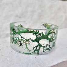 Load image into Gallery viewer, Boho Green Moss Cuff Bracelet