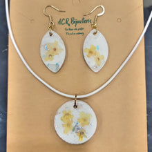 Load image into Gallery viewer, Lightweight Cement &amp; Flower Pendant &amp; Earrings Set
